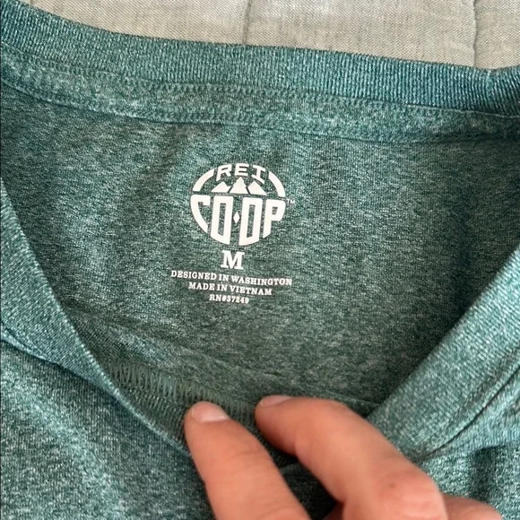 REI Green Long Sleeve Dry Fit - Picture 2 of 3